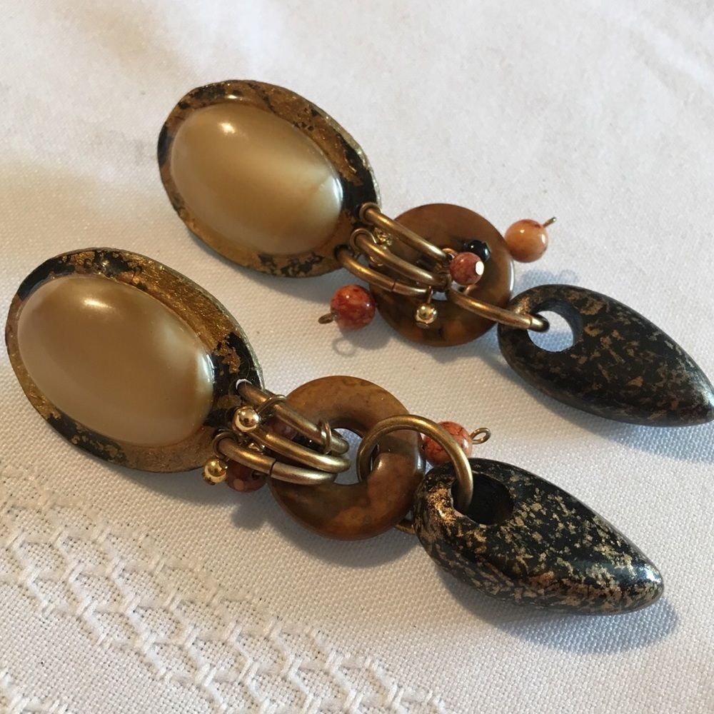 Vintage Dangling Earrings With Resin - Picture 3 of 7